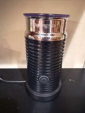 Nespresso Black Electric Milk Frother